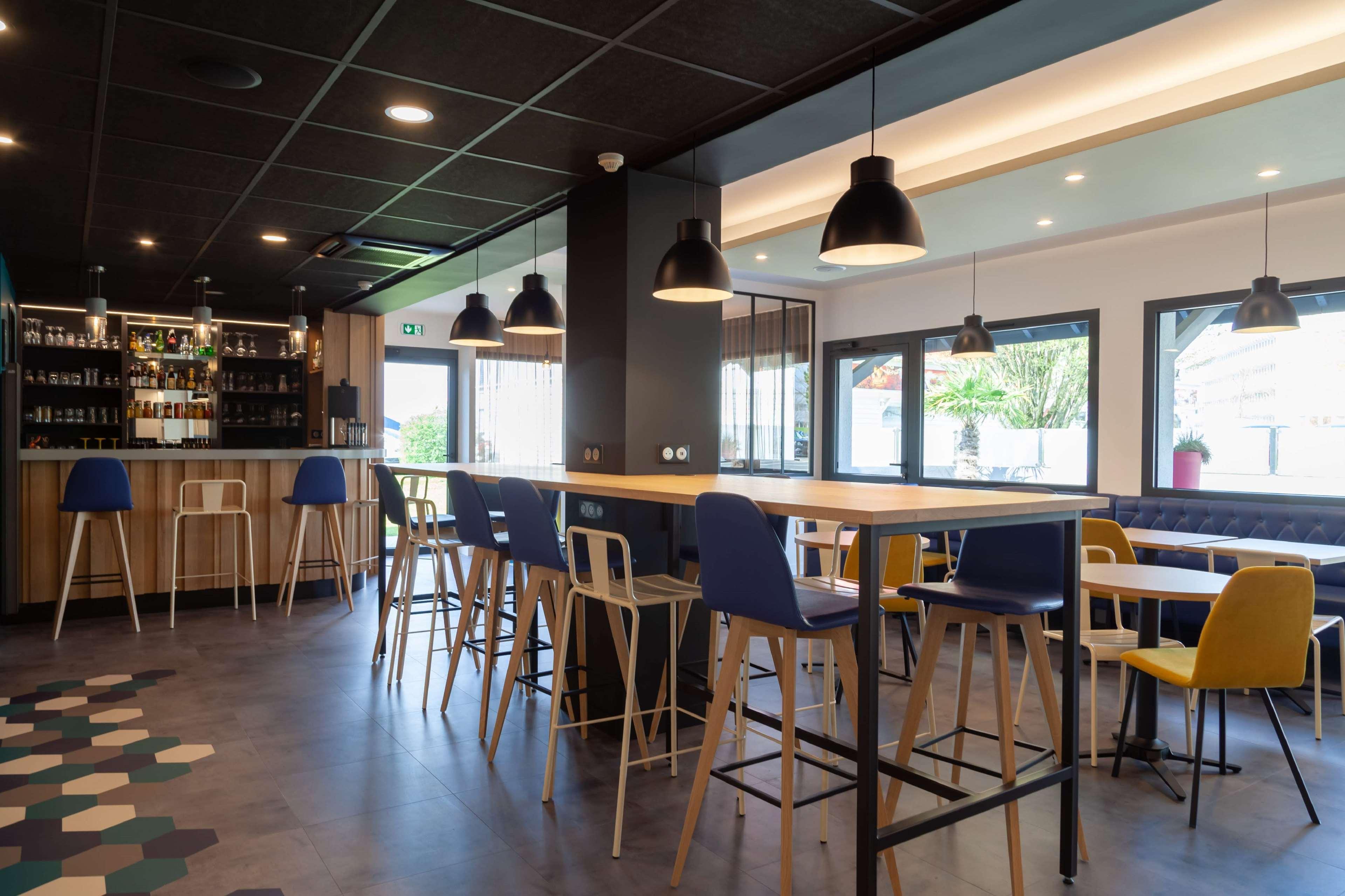 Kyriad Niort-Espace Mendesfrance Εξωτερικό φωτογραφία