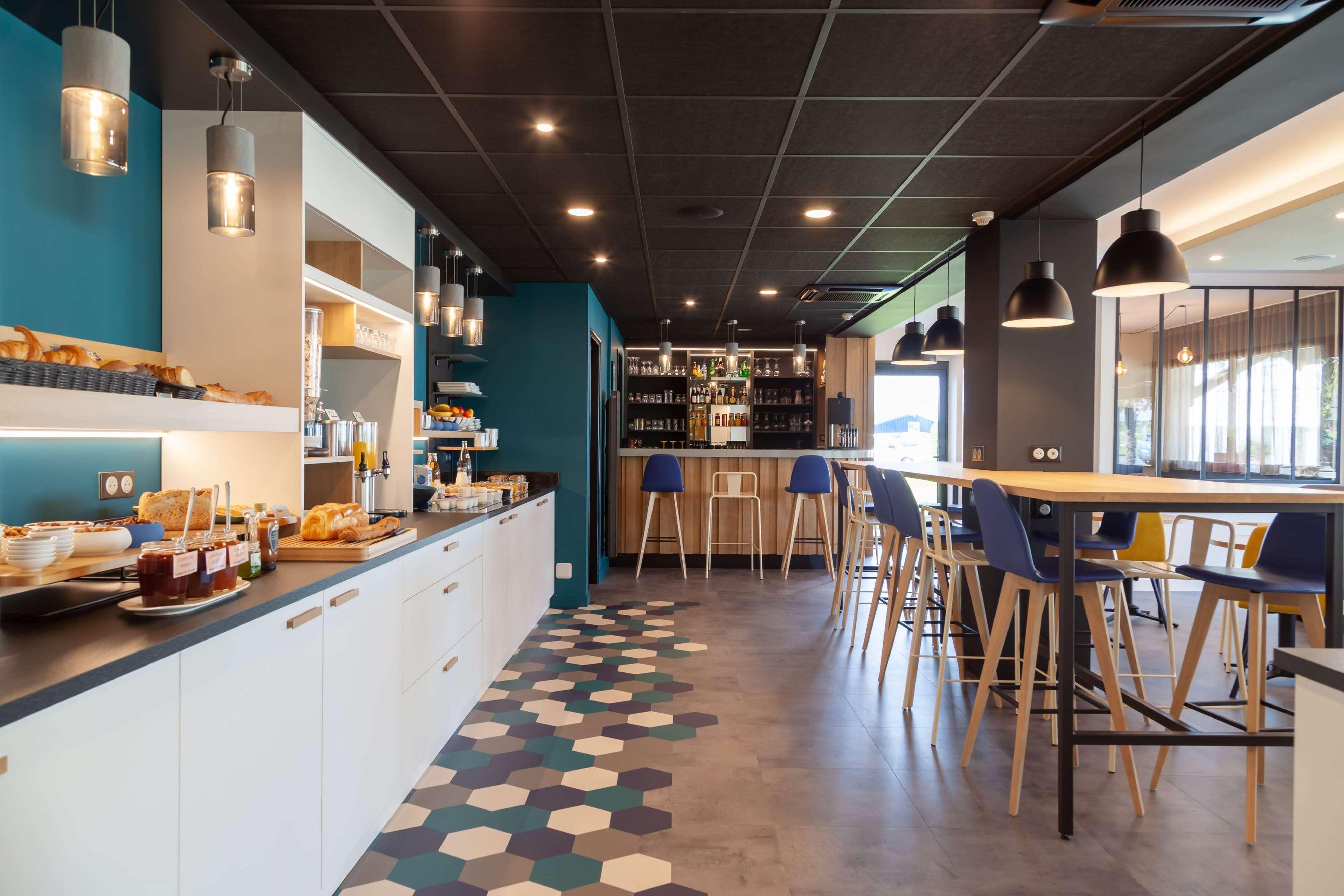 Kyriad Niort-Espace Mendesfrance Εξωτερικό φωτογραφία