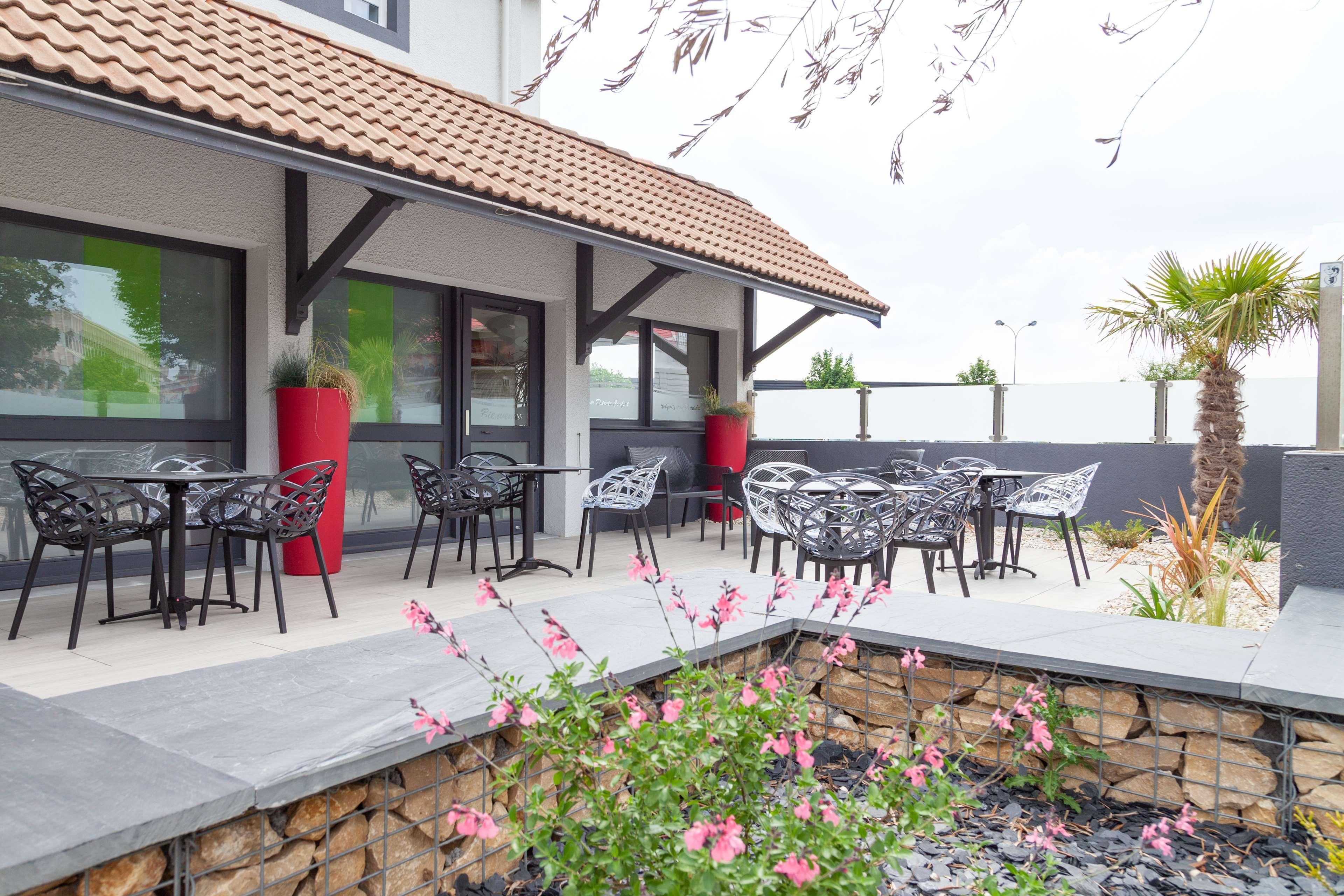 Kyriad Niort-Espace Mendesfrance Εξωτερικό φωτογραφία